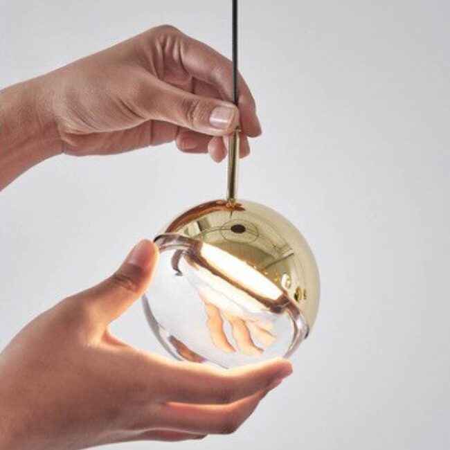 pendente bola de vidro transparente e dourado luz de led micaza luminarias Miresa Lustres e arandelas em promocao e barato