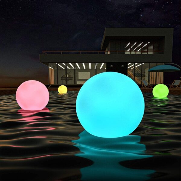 Bola luminosa flutuante para piscina