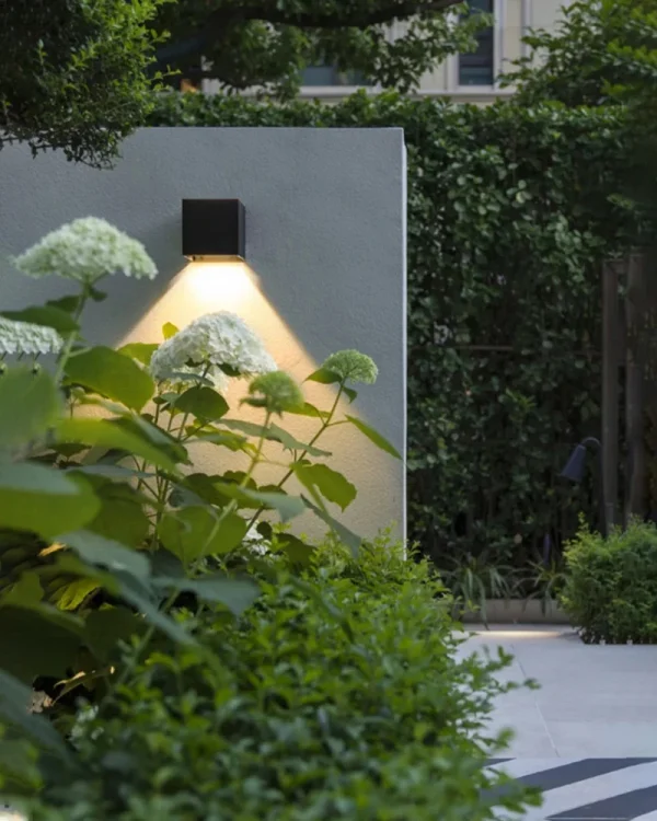 Arandela Para Jardins Com Luz Solar IP65 E Sensor de Presença - Image 4