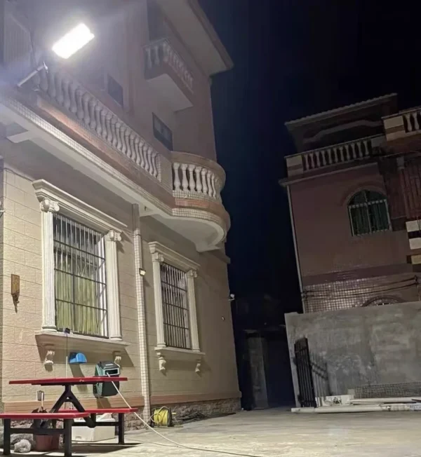 Poste Iluminação Pública Sensor De Movimento Com Controle Remoto - Image 3