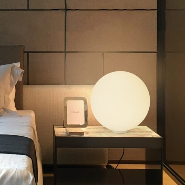 Lumin-ria-de-mesa-criativa-com-globo-de-vidro-luzes-foscas-para-quarto-ao-lado-da