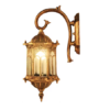 arandela design colonial europeu dourado para jardins e fachadas marca miresa Arandela colonial de alumínio e vidro