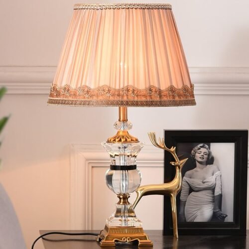Abajur dourado e vidro cristal k9