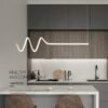 Sala-de-jantar-lustre-moderno-e-minimalista-tira-l-mpadas-criativas-led-minimalista-escrit-rio-estudo-1 Lustre barra linear minimalista