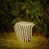 "Pedra" de resina luz led para jardins