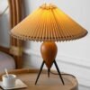 Estilo-p-s-moderno-do-vintage-mesa-de-topo-decorativo-l-mpada-mesa-nordic-nogueira-tri Abajur nogueira triângulo