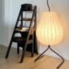 Abajur pera japonês-estilo seda | Miresa | loja-de-luminárias-São-Paulo Abajur pera japonês-estilo seda — abajur pera japonês da Miresa, loja-de-luminárias-São-Paulo.