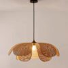 Pendente rustico Rattan pétala | Miresa | loja-de-luminárias-São-Paulo Pendente rustico Rattan pétala, uma opção de pendente de rattan rustico pétala, vendida pela Miresa, loja-de-luminárias-São-Paulo.