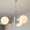 Luz-pendente-de-vidro-n-rdico-LED-moderno-L-mpada-suspensa-multihead-branca-para-sala-de-2 Lustre moderno esfera vidro branco leitosa