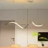 Lustres-interiores-para-decora-o-de-casa-Luzes-LED-para-sal-o-e-quarto-Ilumina-o-2 Lustre Retangular Minimalista Espiral