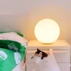 Abajur Bola Branca Leitoso e Luz De Led