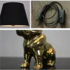 Abajur Cultura Pop Design Cão Buldogue De Resina e Cúpula Tecido