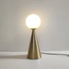 Abajur Minimalista Pós Moderna Cúpula Bola De Vidro Branca, uma opção de abajur de vidro minimalista pós moderna, vendida pela Miresa, loja-de-luminárias-São-Paulo.
