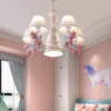 Lustres-carrossel-rosa-para-quarto-de-crian-as-candeeiro-do-quarto-da-princesa-moderno-rom-ntico-2 Luminária Infantil Lustres Carrossel Rosa
