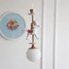 Luz-de-teto-LED-carrossel-para-crian-as-lustre-moderno-l-mpada-suspensa-para-sala-de-1 Luminária Infantil Bola Branco Com Ponei