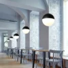 Moderna-Bola-De-Vidro-Redonda-Luz-Pingente-Pendurado-L-mpada-Lustre-Preto-Sala-De-Jantar-Cozinha Pendente Bola De Vidro Branca e Preta