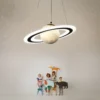 Novidade-Luzes-Pingente-para-Quarto-de-Crian-as-Planeta-Pendurado-L-mpada-Crian-as-Loja-e-1 Luminária Infantil Pendente Planeta