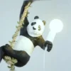 Luminária Infantil Pendente De Resina Formato Urso Panda Chinês, uma opção de luminária infantil pendente, vendida pela Miresa, loja-de-luminárias-São-Paulo.