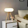 Luminária De Chão Tripé Madeira e Cúpula PVC