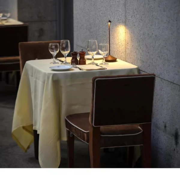 kf-Sec93f5f415e9455b9db50c495a3a41d1u-2600-MAH-advanced-simple-wireless-charging-desk-lamp-hotel-bar-table-decorative-light