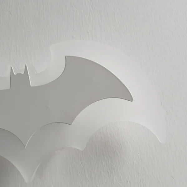 kf-Sf76b9b80928f40dda1f09370b9e98b96S-Bat-creative-Wall-lamps-living-room-bedroom-bedside-lamp-aisle-lights-staircase-lights-cartoon-children-room Luminária Arandela Infantil Batman