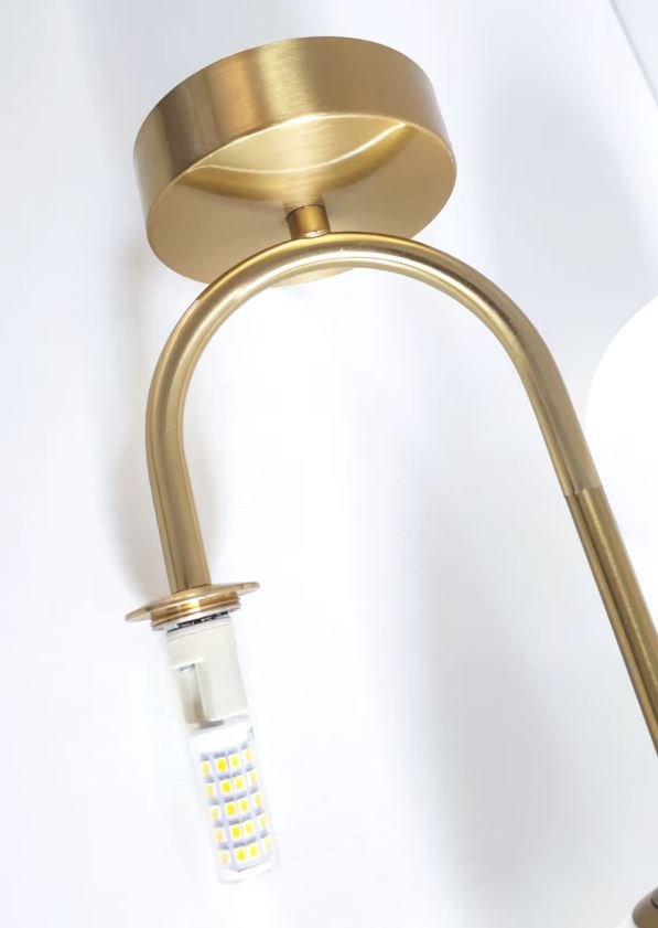 lumianria-sobrepor-dourada-com-bolas-de-vidro-branca-marca-miresa-1 Luminária Sobrepor Moderna De Alumínio e Bolas de Acrílico Para Salas, Quartos e Lavabos