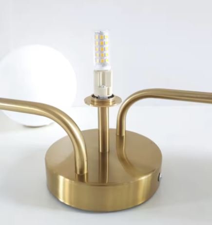 lumianria-sobrepor-dourada-com-bolas-de-vidro-branca-marca-miresa-2 Luminária Sobrepor Moderna De Alumínio e Bolas de Acrílico Para Salas, Quartos e Lavabos