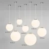 Pendente Vidro Bola Branca Leitosa Estrutura Cromada