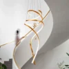 kf-Sa9af921554e74b98bdacdace16044a99T-Nordic-Pendant-Lamp-for-Home-Decor-Luzes-da-sala-de-jantar-Ilumina-o-interior-L-mpada Lustre Dourado Moderno Em Curva