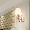 Arandela Dourada Com Cúpula De Vidro Branco Leitoso