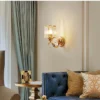 kf-S8d6f20fd9c144977b85f20ddd79797a5D-Luxo-moderno-Ccrystal-Wall-Lamp-decora-o-interior-n-rdica-mminimalista-LED-Light-sala-de-estar Arandela Clássica Dourada e Cúpula Vidro K9