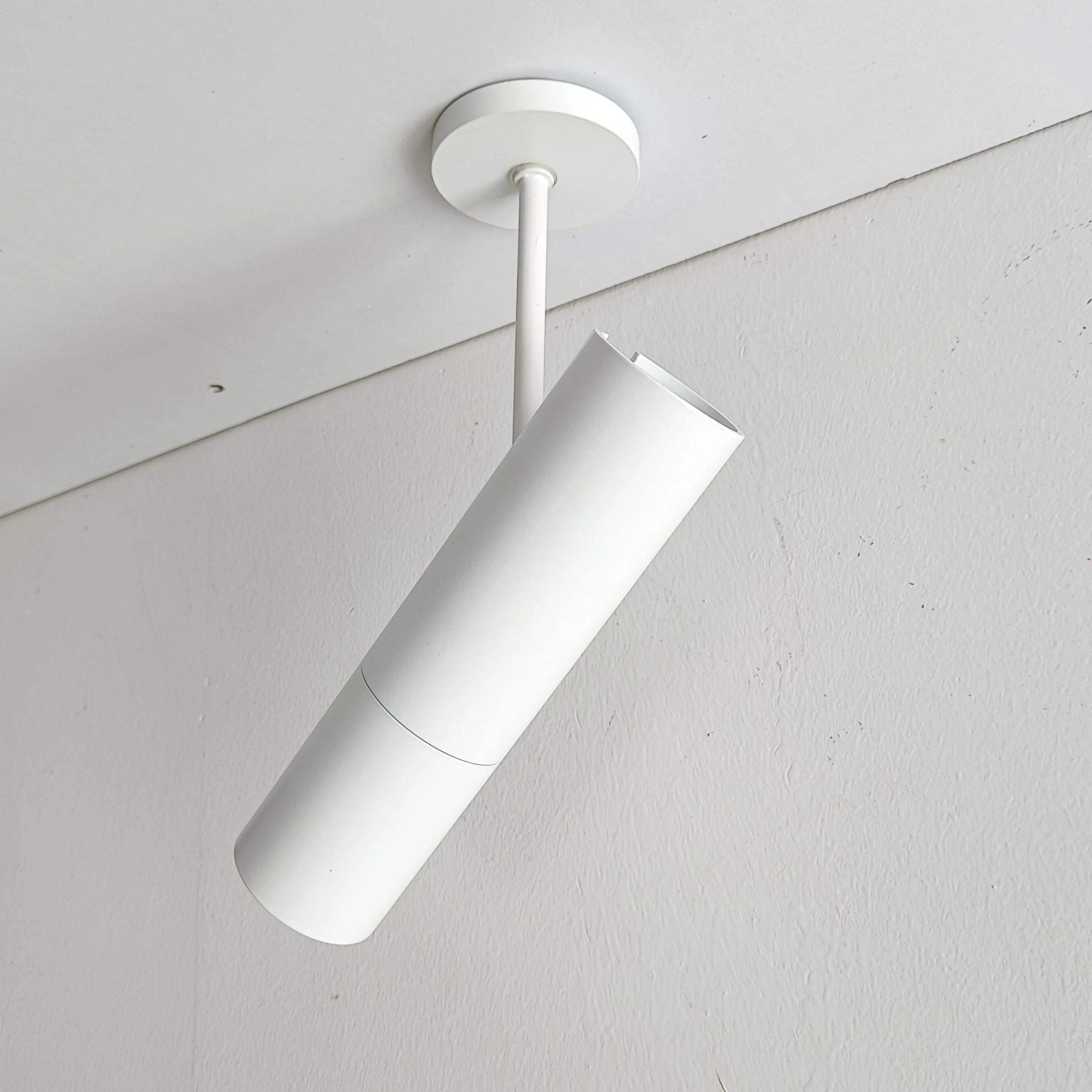 Spot moderno led foco (Spot Moderno LED 15W Para Foco De Quadros e Fachadas), disponível na Miresa, loja-de-luminárias-São-Paulo.