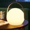 Luminária Mesa Portátil Sem Fio Para Jardins | Miresa | loja-de-luminárias-São-Paulo Luminária Mesa Portátil Sem Fio Para Jardins — luminária mesa portátil da Miresa, loja-de-luminárias-São-Paulo.