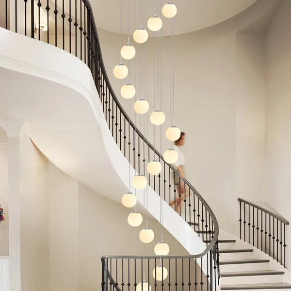 Lustre Grande Bolas De Acrílico Branco Para Escadas Marca Miresa