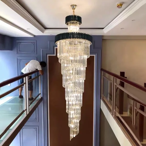 Lustre Grande Espiral Para Escadas Cristal K9 e Aço Inoxidável
