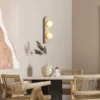 kf-S88e5f5f7e4f74e32a55bad71938209d7S-Retro-3-Cabe-as-Natural-Pedra-LED-L-mpada-De-Parede-Abajur-De-Vidro-Branco-Sconce Arandela Moderna Acabamento Natural Com Bolas Brancas de LED