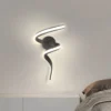 kf-S8e499befe84f452ea7e8c814b951f1b5m-Moderno-e-minimalista-conduziu-a-l-mpada-de-parede-casa-decora-o-interior-arandela-para-sala Arandela Pirâmide Espiral Alumínio e Luz LED