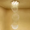 Lustre Grande Para Escadas Cristal DNA e Forma Esfera Marca Miresa Lustre Grande Para Escadas Cristal DNA e Forma Esfera