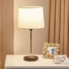 10_abajur_haste_aluminio_preta_cupula_preta_marca_miresa Abajur Simples Básico Haste Dourada e Cúpula Branca