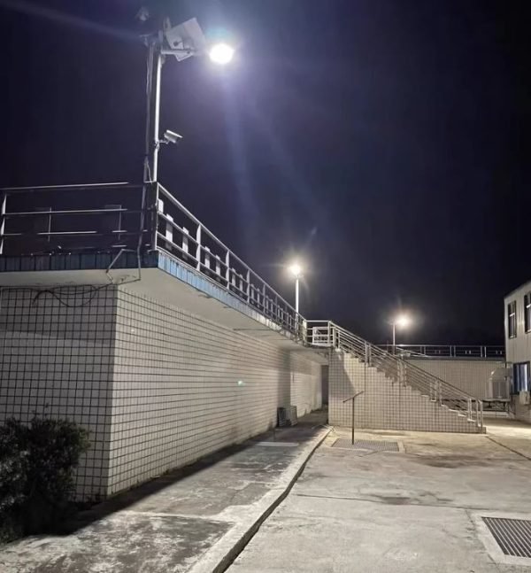2 Poste Iluminação Pública Energia Solar 6000000 Lúmens Ultra brilhante Miresa