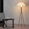 Luminária Chão Tripé Alumínio Preto Cúpula Wabi-Sabi