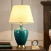 Abajur Design Clássico de Cerâmica Design Americano: abajur de cerâmica clássico design design, oferecido pela Miresa, loja-de-luminárias-São-Paulo.