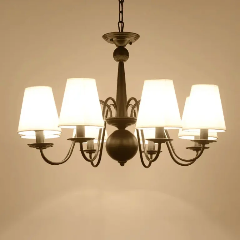 Foto de lustre Provençal Preto Com Cúpula Brancas, lustre provençal preto, catálogo Miresa, loja-de-luminárias-São-Paulo.