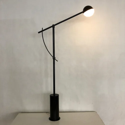 Luminária Contemporânea De Piso No Design Italiano