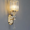 Arandela Dourada Clássica Cúpula Cristal K9, uma opção de arandela de cristal dourada clássica, vendida pela Miresa, loja-de-luminárias-São-Paulo.