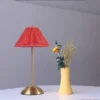 Abajur de rattan vintage (Abajur Rattan Vintage Rattan Sem Fio Carregamento USB), disponível na Miresa, loja-de-luminárias-São-Paulo.