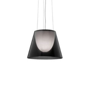 Réplica de pendente em vidro KTribe Suspension, design de Philippe Starck, comercializada pela MIRESA, em ambiente