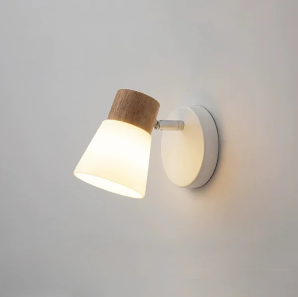 Luminária de Parede Moderna com Detalhe em Madeira e Cupúla de Vidro