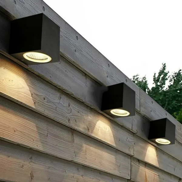kf-S6c7beef7f9f847258f08360dd46f47ccr Arandela Para Área Externa LED 3W/6W de Alumínio