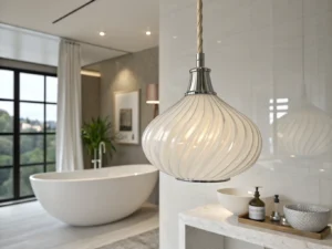 Pendente esférico de vidro leitoso em lavabo moderno